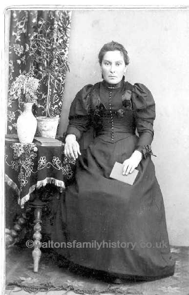 lydia nixon