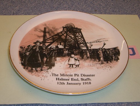 minne pit commemorative plate